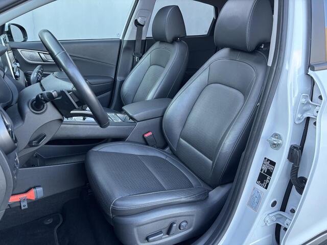 Hyundai Kona EV Premium Sky 64 kWh / 8 jaar batterijgarantie tot 160.000km / SOH 100% / Schuif-/kantel dak / Adaptieve cruise control / Lederen bekleding / Stoelverwarming, Stoelventilatie & Stuurverwarming / Apple carplay/Android auto /