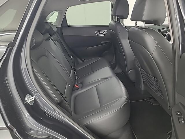 Hyundai Kona EV Premium Sky 64 kWh 1e-Eig. & Dealer-Onderh. BOVAG-Garantie. NL-Auto.