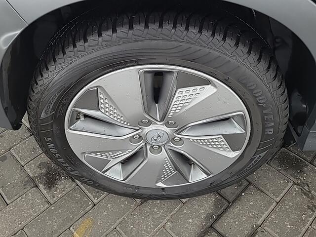 Hyundai Kona EV Premium Sky 64 kWh 1e-Eig. & Dealer-Onderh. BOVAG-Garantie. NL-Auto.