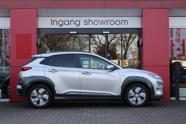 Hyundai Kona EV Fashion 64 kWh | Origineel NL | SoH 100% | HUD | ACC | Camera | Navigatie |