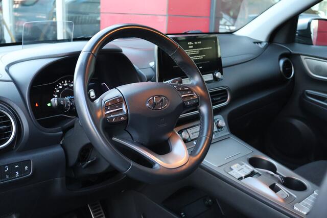 Hyundai Kona EV Fashion 64 kWh | Origineel NL | SoH 100% | HUD | ACC | Camera | Navigatie |