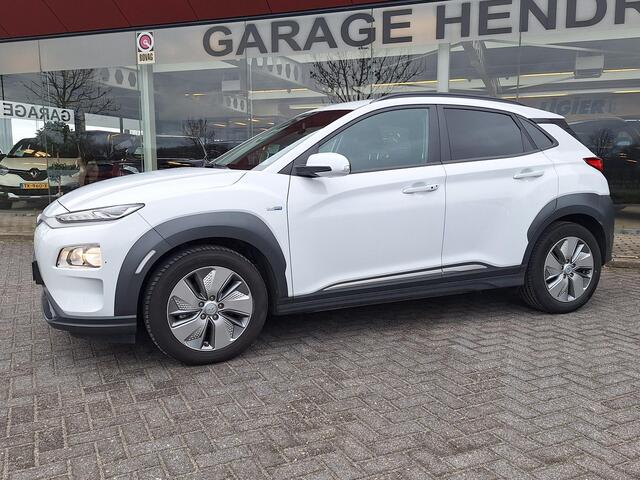 Hyundai Kona EV Fashion 64 kWh | SOH: nnb | 3 Fase | warmtepomp | HUD | Blindspot | Climate | Navi |