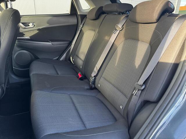 Hyundai Kona 1.6 GDI HEV Comfort Smart / Navigatie / 18" Lm velgen / Led Koplampen / Trekhaak / Adaptieve Cruise Control / Krell Audio /