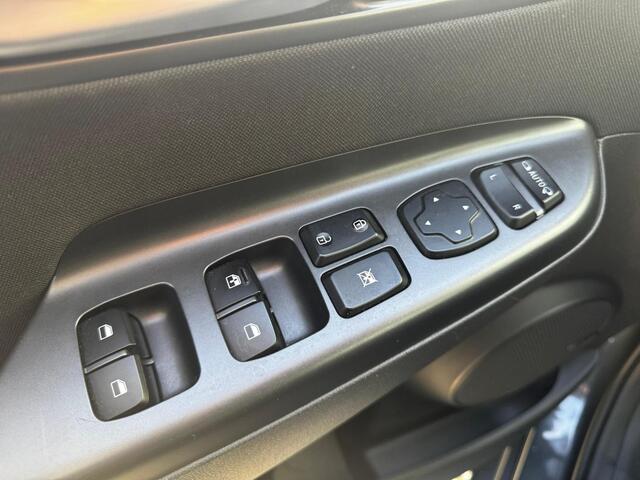 Hyundai Kona 1.6 GDI HEV Comfort Smart / Navigatie / 18" Lm velgen / Led Koplampen / Trekhaak / Adaptieve Cruise Control / Krell Audio /