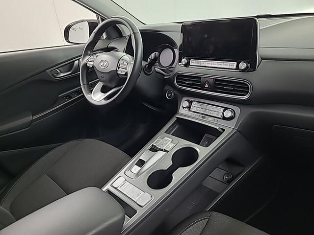Hyundai Kona EV Fashion 64 kWh 3-Fase 1e-Eig. & Keurig-Onderh-Onderh. BOVAG-Garantie. NL-Auto.