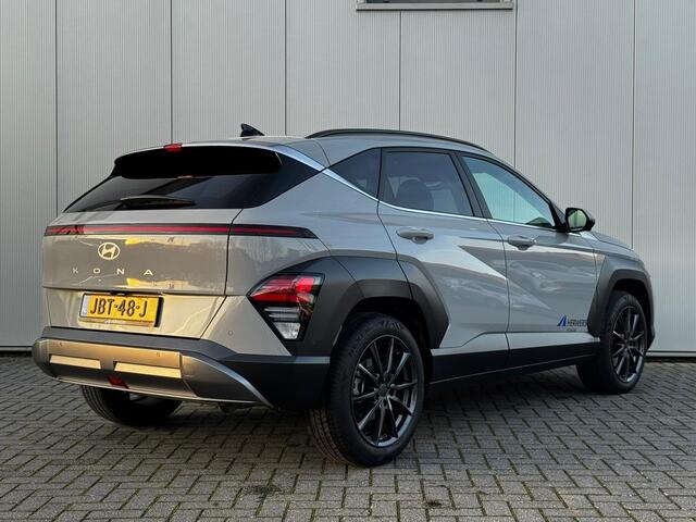 Hyundai Kona 1.6 GDI HEV Premium / Lederen bekleding / Led koplampen / Stoelverwarming en verkoeling / 18"Lm velgen /