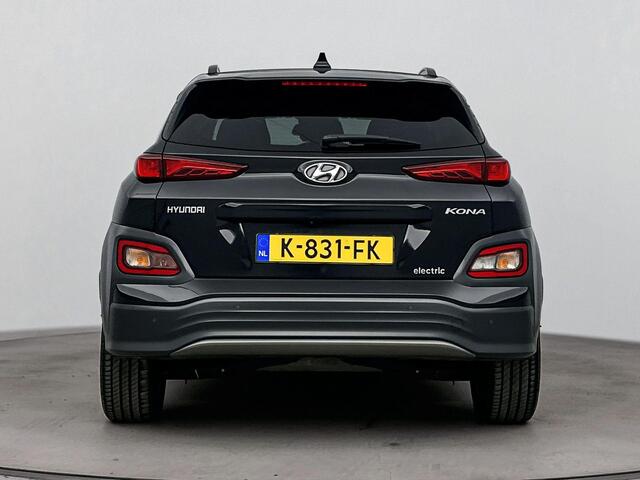 Hyundai Kona EV Fashion 64 kWh | Navigatie| SOH 95.7% | Achteruitrij Camera | Dodehoek Detectie | Head Up Display |