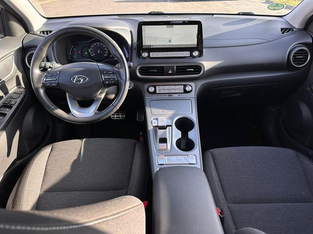 Hyundai Kona EV Comfort 64 kWh | SOH: 94,6% | Trekhaak | 3 Fase | Warmtepomp | Navi | Adaptive CC | Climate |