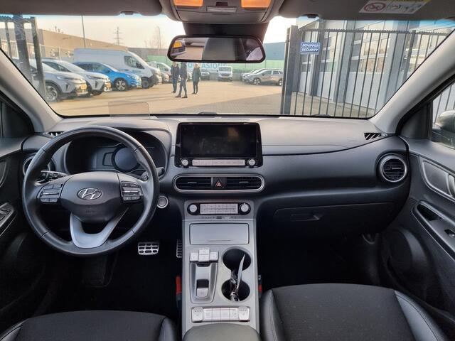 Hyundai Kona EV Fashion 64 kWh | SoH 96,1% | Stoelverwarming | Navigatie | Achteruitrijcamera |