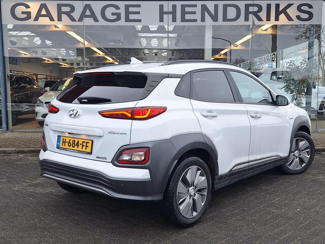 Hyundai Kona EV Fashion 64 kWh | SOH: 89,5% | LED | Adaptive CC | Blindspot | Stoelverwarming | Camera |