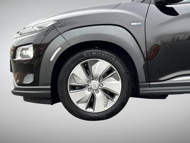 Hyundai Kona EV Premium 64 kWh SoH 96% incl. Trekhaak!