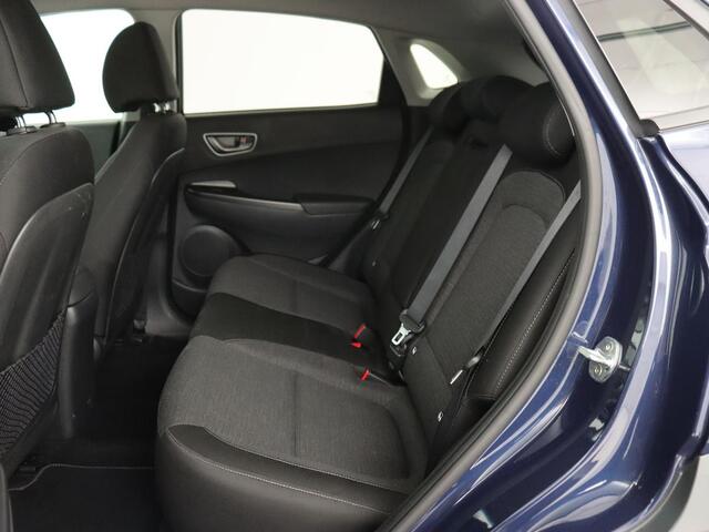 Hyundai Kona EV Fashion 64 kWh | 3-Fase | SOH 100% | Head-Up | Adaptive cruise | Carplay | Warmtepomp | Camera | Krell Audio | Navigatie | Parkeerhulp