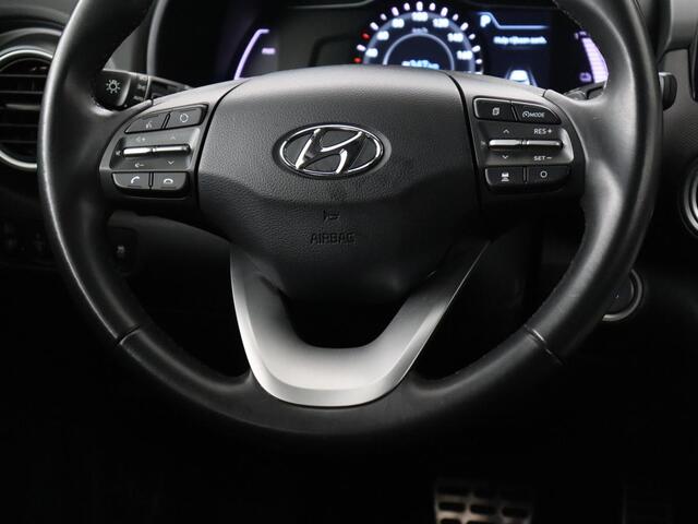 Hyundai Kona EV Fashion 64 kWh | 3-Fase | SOH 100% | Head-Up | Adaptive cruise | Carplay | Warmtepomp | Camera | Krell Audio | Navigatie | Parkeerhulp