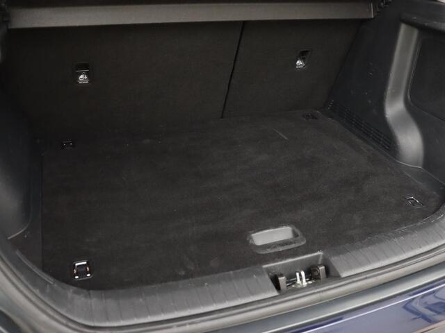 Hyundai Kona EV Fashion 64 kWh | 3-Fase | SOH 100% | Head-Up | Adaptive cruise | Carplay | Warmtepomp | Camera | Krell Audio | Navigatie | Parkeerhulp