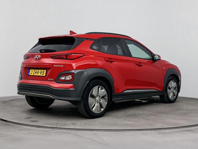 Hyundai Kona EV Fashion 64 kWh | Head Up Display | Navigatie | Adaptive Cruise | Dodehoek Detectie | soh 96,6% |