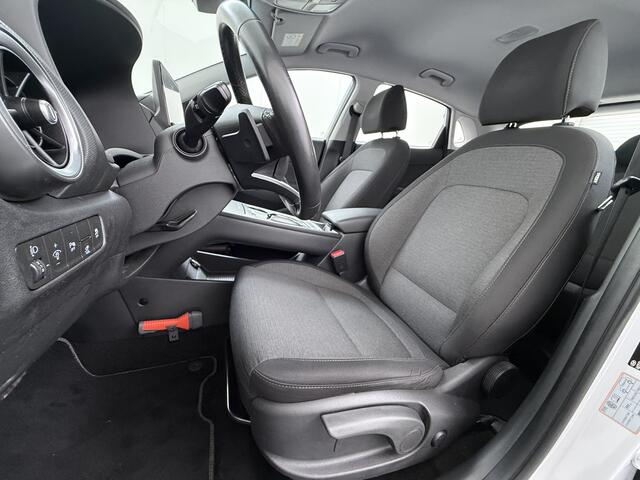 Hyundai Kona EV Comfort 64kWh FACELIFT SOH 100% Fase 3 Laden All-Season Banden Navi Ecc Adap.Cruise Camera Krell®-Audio Apple Carplay Android Auto Keyless Subwoofer Led Lmv Rijstrooksensor Forward Collision-Avoidance Bluetooth 1e Eigenaar Origineel Nederlandse Auto