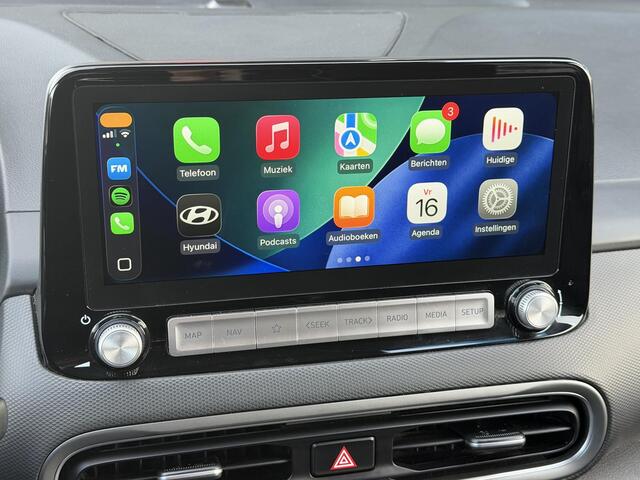 Hyundai Kona EV Premium 64 kWh Automaat / SOH 100% / HUD / Stoelverwarming / ACC / Dodehoek Detecetie / Apple Carplay & Android Auto / Elektr. Stoel verstelling / Lederen Bekleding / Krell Audio /