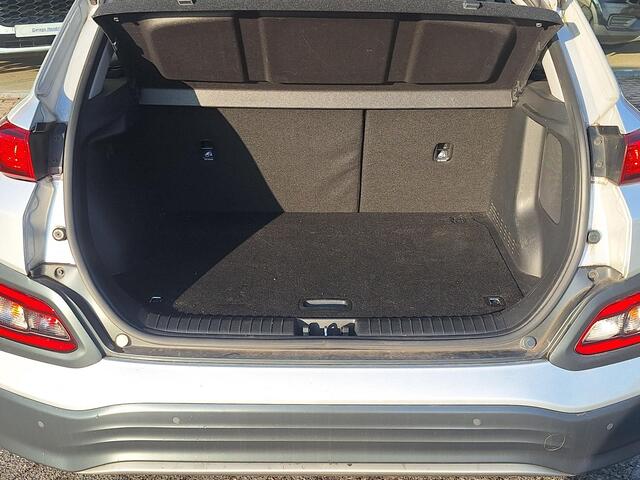 Hyundai Kona EV Comfort 64 kWh | SOH: 95,5% | 3 Fase | Warmtepomp | Navi | Adaptive CC | Climate |