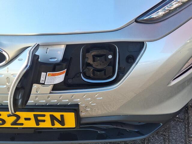Hyundai Kona EV Comfort 64 kWh | SOH: 95,5% | 3 Fase | Warmtepomp | Navi | Adaptive CC | Climate |