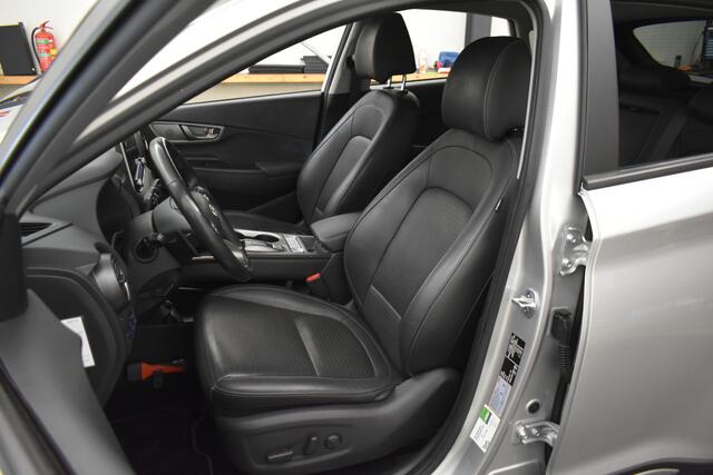 Hyundai Kona EV Premium 64 kWh Warmtepomp Trekhaak SOH 100% 3-Fase CCS Laden Leder Camera