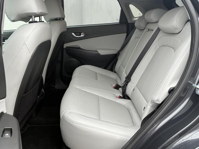 Hyundai Kona EV Business 64 kWh / Fabrieksgarantie t/m 11-2028 / SOH 100% / Dealer Onderhouden / NL auto / Adaptieve Cruise Control / Stoelverwarming / Achteruitrijcamera / Navigatie / Apple Carplay/Android Auto / KRELL audio