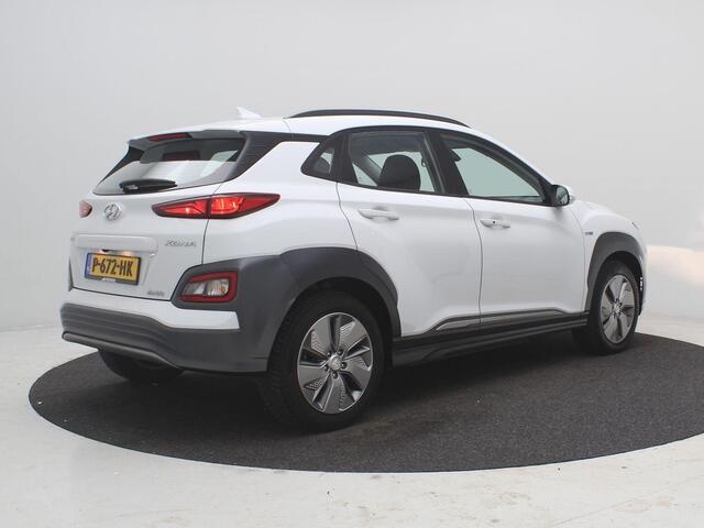 Hyundai Kona EV Fashion 64 kWh / 482 KM WLTP / Cruise Control / Climate Control / Achteruitrijcamera / Navigatie / Apple Carplay / Dealeronderhouden /