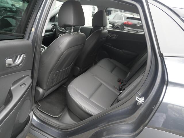 Hyundai Kona EV Premium 64 kWh | SOH 94,8% | Stoelverwarming/ventilatie | Navi | Clima | Cruise |
