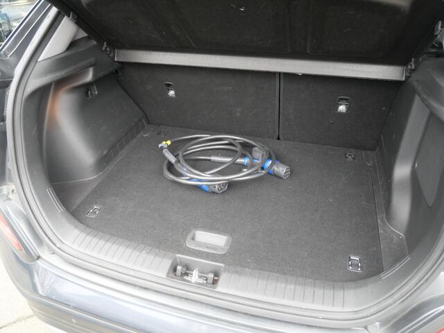 Hyundai Kona EV Premium 64 kWh | SOH 94,8% | Stoelverwarming/ventilatie | Navi | Clima | Cruise |