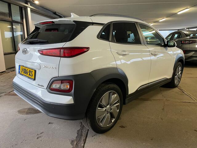 Hyundai Kona EV Fashion 64 kWh | Half leder | head ups display | achteruitrijcamera