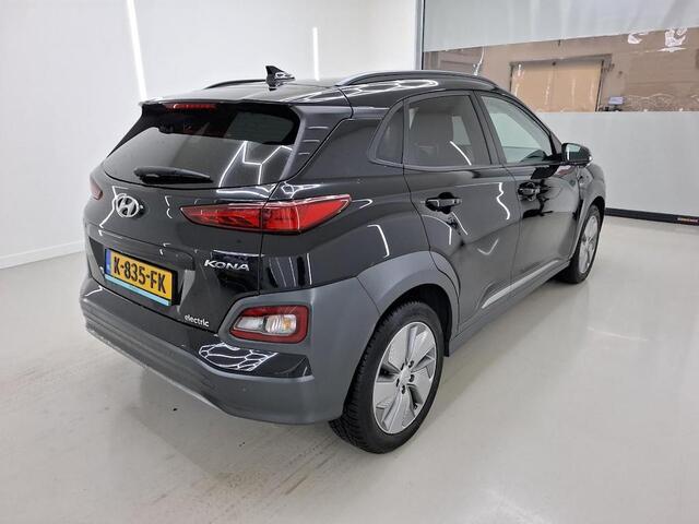 Hyundai Kona EV FASHION 64 KWH I 3 FASE I 100% SOH I APPLE CARPLAY I P-CAMERA