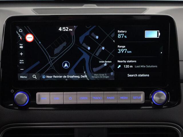 Hyundai Kona EV Premium 64 kWh | Schuif-Kanteldak | Stuur-& Stoelverwarming | Apple Carplay&AndroidAUTO | Leder | Camera |