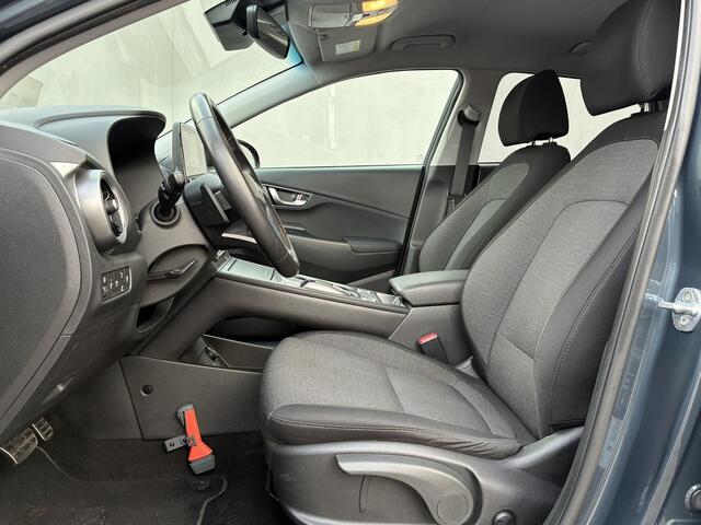 Hyundai Kona EV Fashion 64 kWh / SOH 100% / NL auto / Adaptieve Cruise Control / Achteruitrijcamera / Navigatie / Apple Carplay/Android Auto / KRELL audio / Head Up Display /
