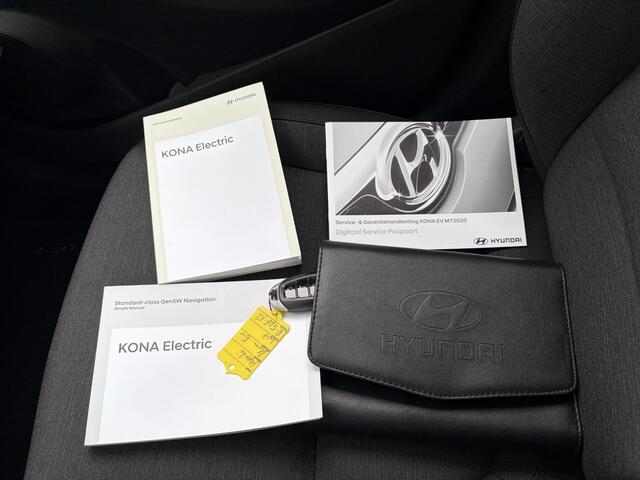 Hyundai Kona EV Fashion 39 kWh / Trekhaak afn. / Airco (automatisch) / Apple Carplay/Android Auto / Lichtmetalen velgen 17" /