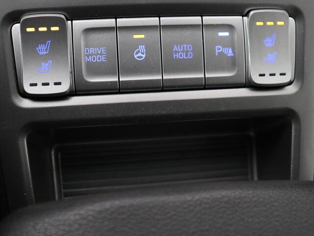 Hyundai Kona EV Premium 64 kWh | SOH 100% | 3 Fase | Stoelventilatie | Leder | Head-Up | Warmtepomp | Camera | Achterbankverwarming | Carplay | Navigatie | Adaptive cruise | Keyless | Parkeerhulp