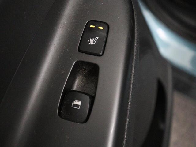 Hyundai Kona EV Premium 64 kWh | SOH 95% | Stoelventilatie | Leder | Head-Up | Warmtepomp | Camera | Achterbankverwarming | Carplay | Navigatie | Adaptive cruise | Keyless | Parkeerhulp