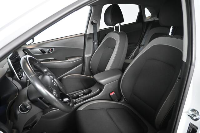 Hyundai Kona 1.6 GDI HEV Fashion Automaat Navigatie Carplay Head Up Goed Onderhouden! Inruil Mogelijk!