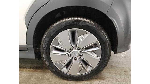Hyundai Kona EV Comfort 64 kWh | 44400 Km !