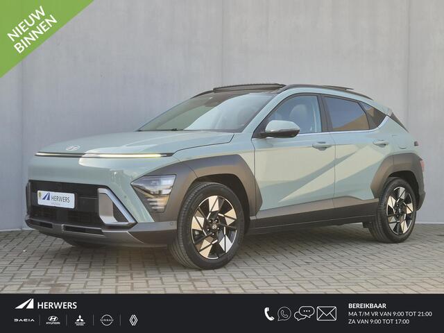 Hyundai Kona 1.6 GDI HEV Premium Sky Automaat / Dealer onderhouden / Fabrieksgarantie tot 11-2028 / Glazen schuif- en kanteldak / Elektrische achterklep / Stuur-, Stoel & Achterbank verwarming / Bose Audio Systeem / Adaptief cruise control /