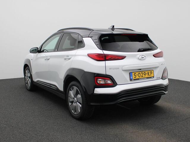 Hyundai Kona EV Premium 64 kWh 204PK | Stoelverwarming | Navigatie | Achteruitrijcamera | Keyless | Apple CarPlay & Android Auto