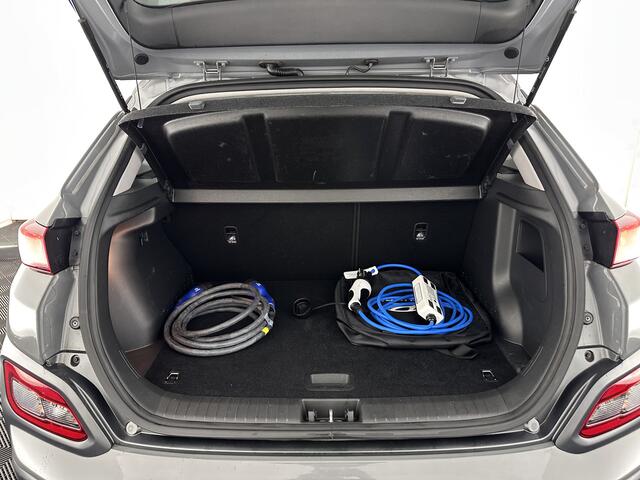 Hyundai Kona EV Comfort 39 kWh [ 3-Fase-11kW] (INCL-BTW) *DIGI-COCKPIT | ADAPTIVE-CRUISE | CARPLAY | DAB | LANE-ASSIST | KEYLESS | COMFORT-SEATS | CCS-FASTLOADER | SHIFTPADDLES | 17"ALU*