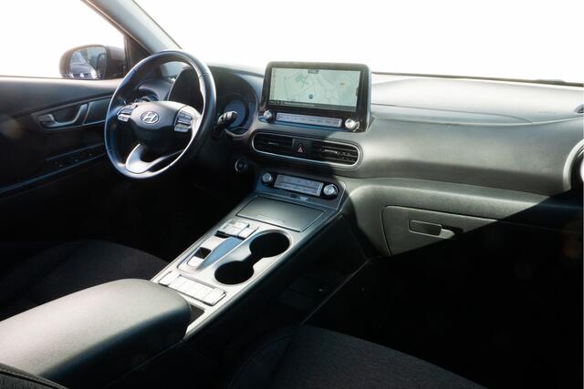 Hyundai Kona EV Comfort 64 kWh 3-Fase/ Camera/ Navigatie/ Carplay/ Cruise control/ Dab/ Krell audio