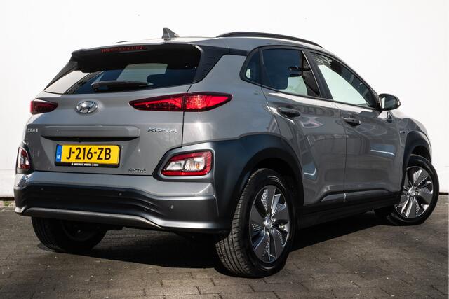Hyundai Kona EV Comfort 64 kWh 3-Fase/ Camera/ Navigatie/ Carplay/ Cruise control/ Dab/ Krell audio