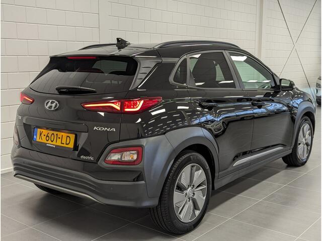 Hyundai Kona EV Limited 64 kWh Car House cleaning