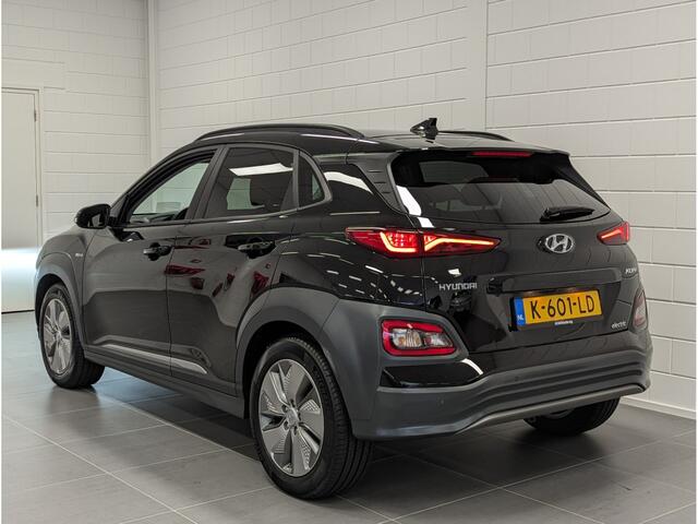 Hyundai Kona EV Limited 64 kWh Car House cleaning