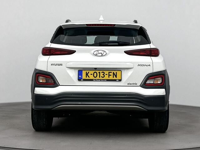 Hyundai Kona EV Comfort 64 kWh 204PK | Navigatie | Climate Control | 17" Inch Velgen | Adaptieve Cruise Control | Achteruitrijcamera | Apple CarPlay & Android Auto