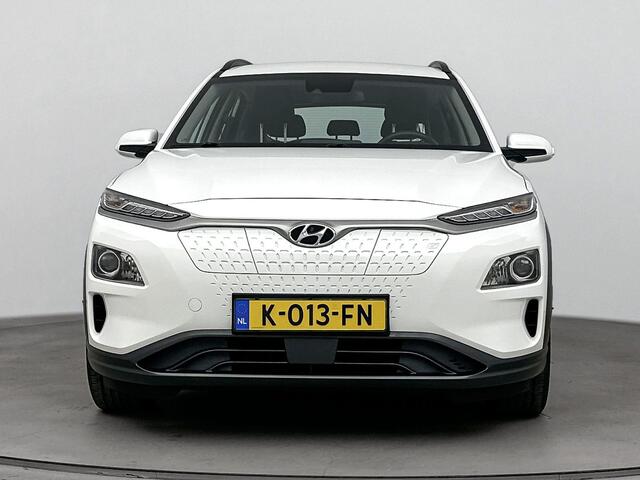 Hyundai Kona EV Comfort 64 kWh 204PK | Navigatie | Climate Control | 17" Inch Velgen | Adaptieve Cruise Control | Achteruitrijcamera | Apple CarPlay & Android Auto