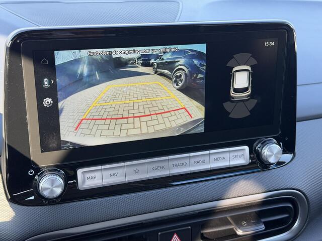 Hyundai Kona EV Fashion 64 kWh / Dealer Onderhouden / Fabrieksgarantie tot 12-2027 / 8 Jaar Batterij Garantie / Navigatie / Camera / Stoel Verwarming / Stuurwiel Verwarming / CCS Snelladen / Adaptieve Cruise / Apple Carplay/& Android Auto /