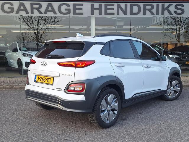 Hyundai Kona EV Fashion 64 kWh | SOH: 96,4% | 3 Fase | Warmtepomp | HUD | Navi | Adaptive CC | Blindspot |
