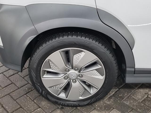 Hyundai Kona EV Limited 64 kWh 2e-Eig. & Dealer-Onderh. BOVAG-Garantie. NL-Auto.