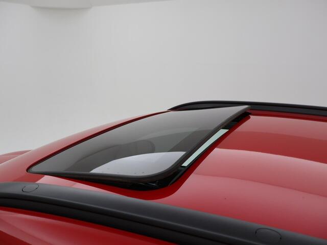 Hyundai Kona EV PREMIUM SKY 64 KWH + SCHUIFDAK | LEDER | STOELVENTILATIE | STUURVERW. | STOELVERW.